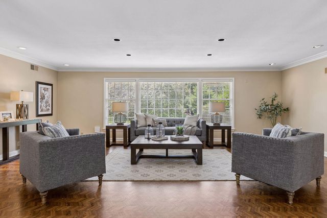 2501 France Avenue S, Saint Louis Park, MN 55416