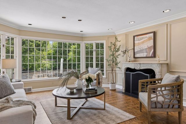 2501 France Avenue S, Saint Louis Park, MN 55416