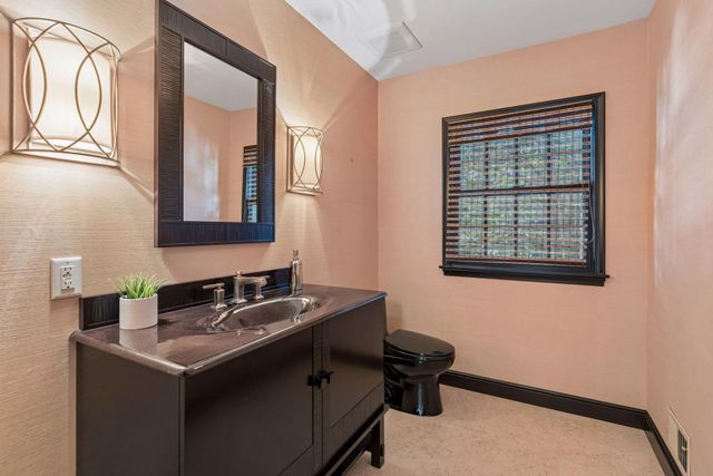 2501 France Avenue S, Saint Louis Park, MN 55416