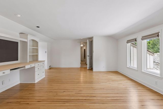 2501 France Avenue S, Saint Louis Park, MN 55416