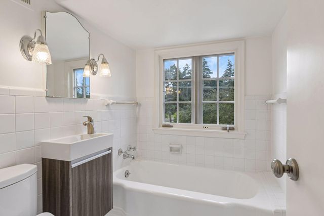 2501 France Avenue S, Saint Louis Park, MN 55416