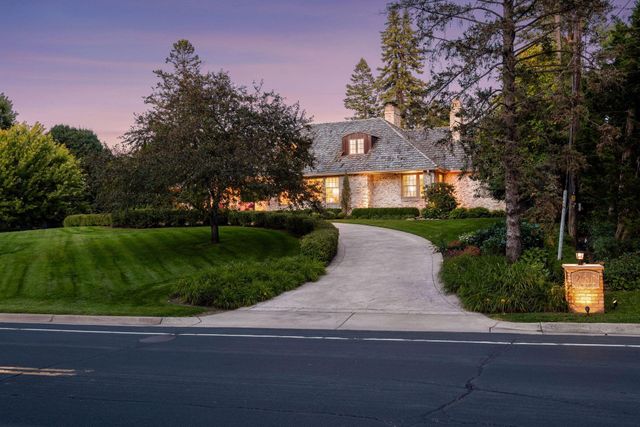 2501 France Avenue S, Saint Louis Park, MN 55416