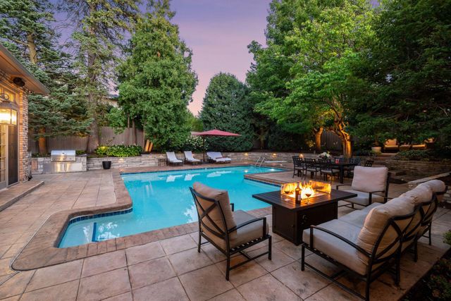2501 France Avenue S, Saint Louis Park, MN 55416