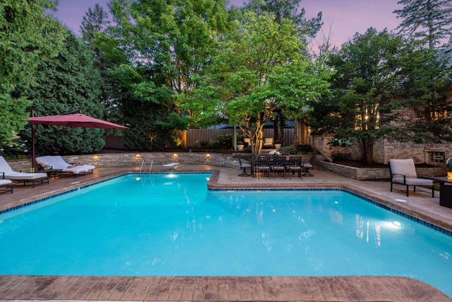 2501 France Avenue S, Saint Louis Park, MN 55416
