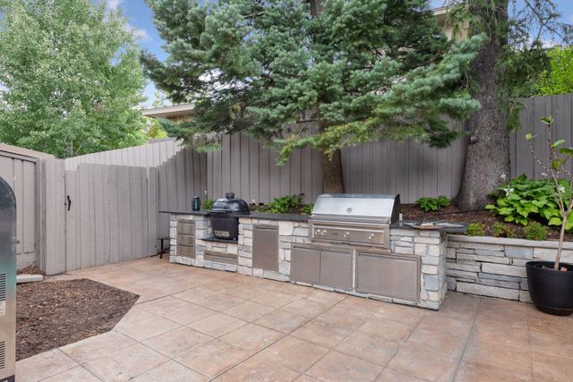 2501 France Avenue S, Saint Louis Park, MN 55416