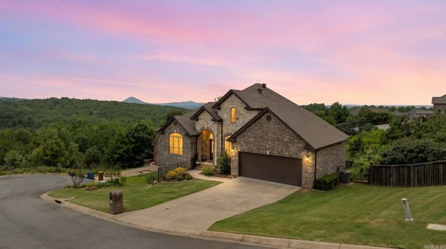 124 Crestview Drive, Maumelle, AR 72113