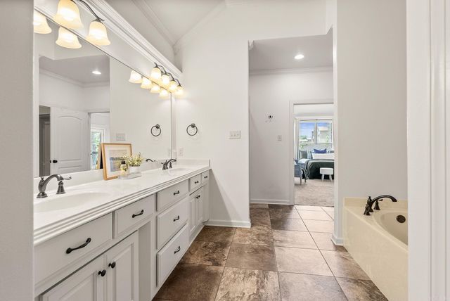 124 Crestview Drive, Maumelle, AR 72113