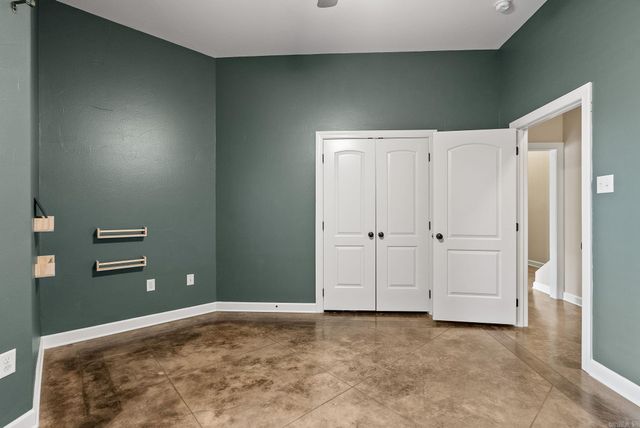 124 Crestview Drive, Maumelle, AR 72113