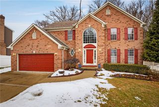 51 Colony Oaks Dr, Shaler, PA 15209