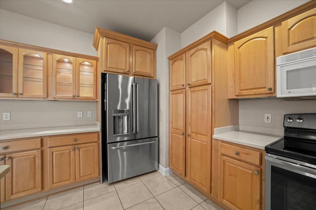 N59W17728 Meadow COURT, Menomonee Falls, WI 53051