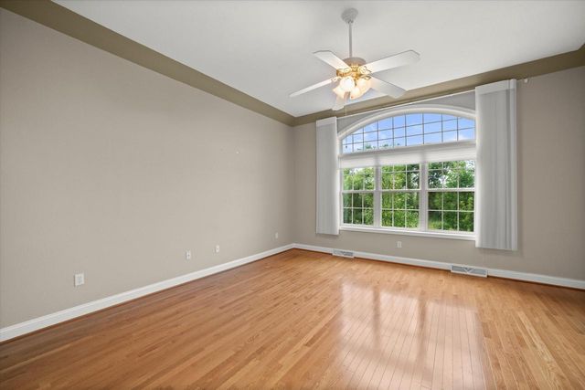 N59W17728 Meadow COURT, Menomonee Falls, WI 53051