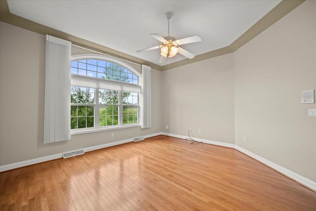 N59W17728 Meadow COURT, Menomonee Falls, WI 53051