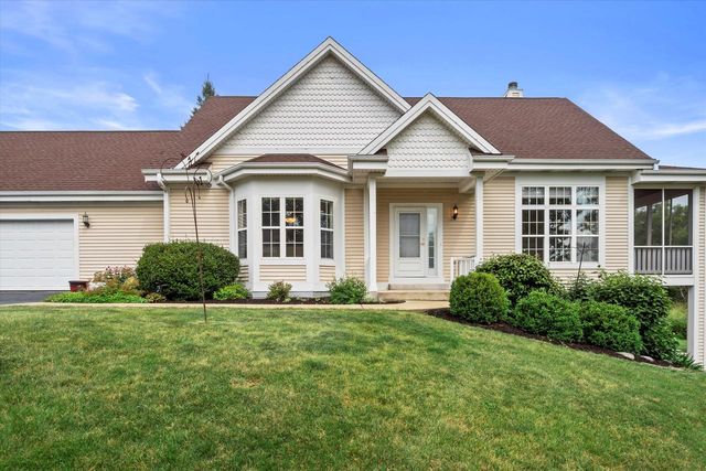 N59W17728 Meadow COURT, Menomonee Falls, WI 53051