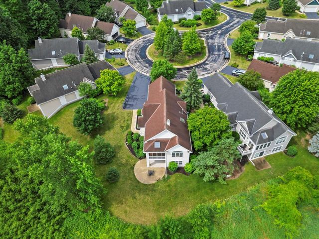 N59W17728 Meadow COURT, Menomonee Falls, WI 53051