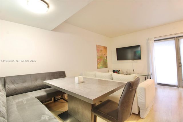 435 21st St 102, Miami Beach, FL 33139