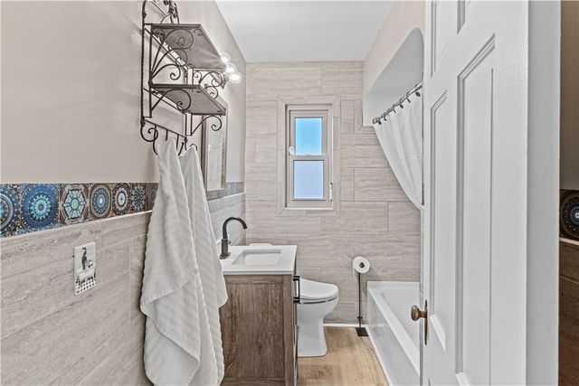 208 E Dorothy Lane, Kettering, OH 45419