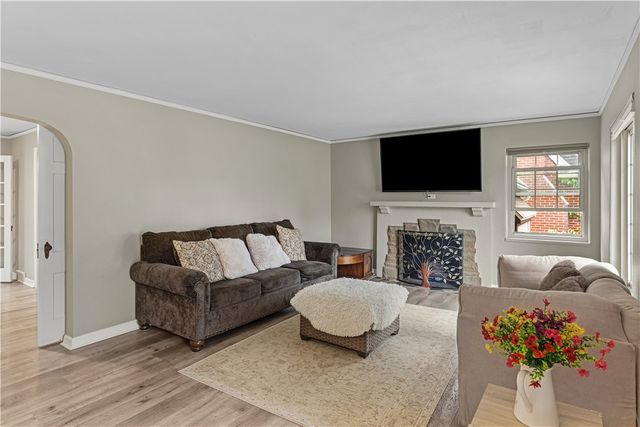 208 E Dorothy Lane, Kettering, OH 45419
