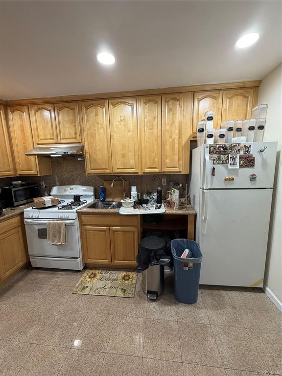 6731 185th Street, Fresh Meadows, NY 11365 — photo 5