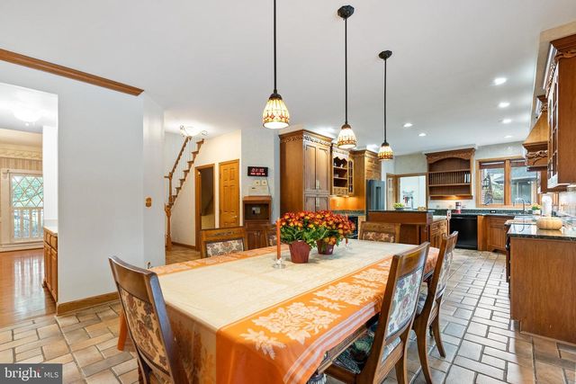 5340 CHANDLEY FARM CIR, Centreville, VA 20120