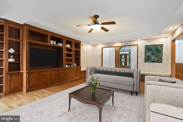 5340 CHANDLEY FARM CIR, Centreville, VA 20120