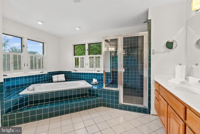 5340 CHANDLEY FARM CIR, Centreville, VA 20120