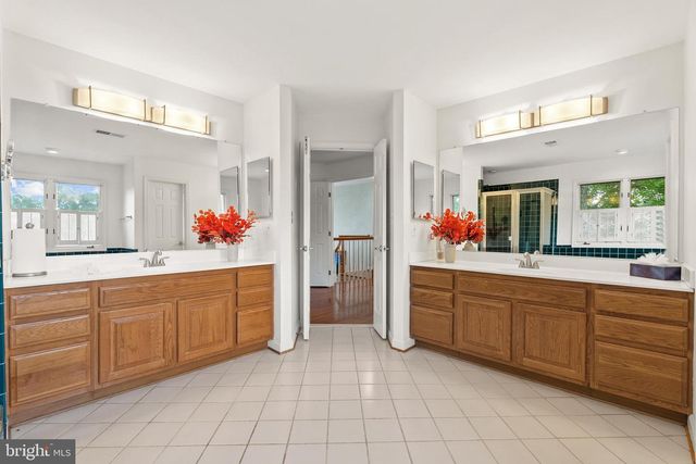 5340 CHANDLEY FARM CIR, Centreville, VA 20120