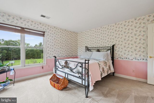 5340 CHANDLEY FARM CIR, Centreville, VA 20120