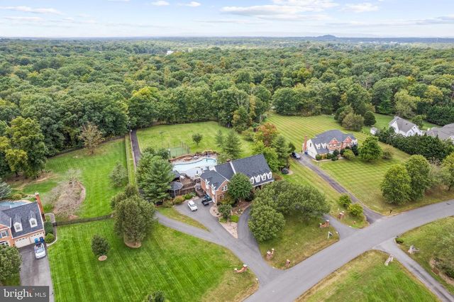 5340 CHANDLEY FARM CIR, Centreville, VA 20120