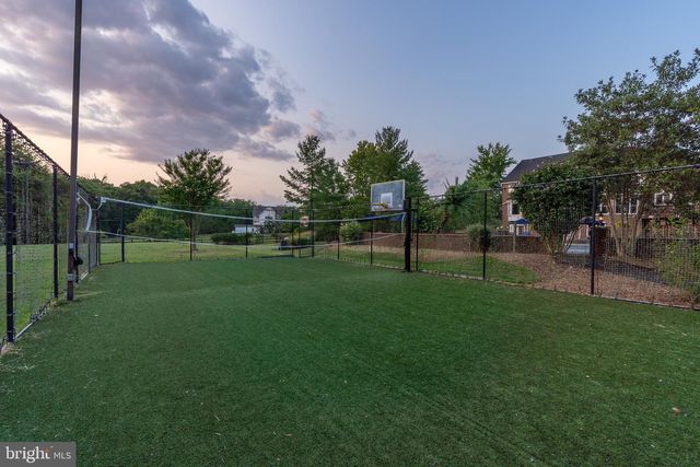 5340 CHANDLEY FARM CIR, Centreville, VA 20120