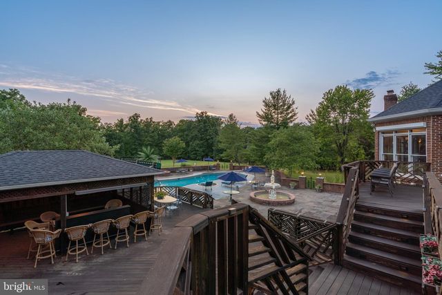 5340 CHANDLEY FARM CIR, Centreville, VA 20120