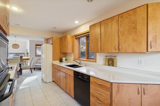 5846 Schumann Drive, Fitchburg, WI 53711