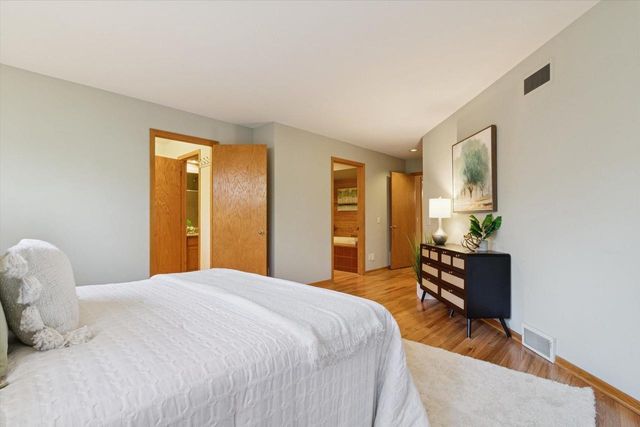 5846 Schumann Drive, Fitchburg, WI 53711