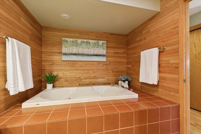 5846 Schumann Drive, Fitchburg, WI 53711