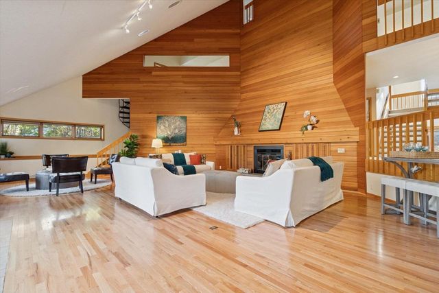 5846 Schumann Drive, Fitchburg, WI 53711