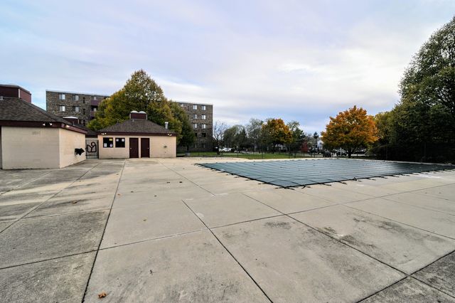 1460 Fairlane Drive 425, Schaumburg, IL 60193