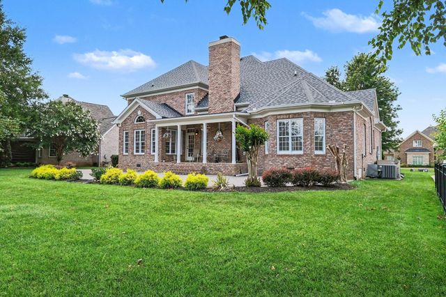 936 Plantation Blvd, Gallatin, TN 37066