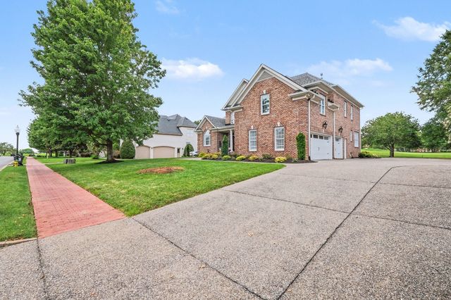 936 Plantation Blvd, Gallatin, TN 37066