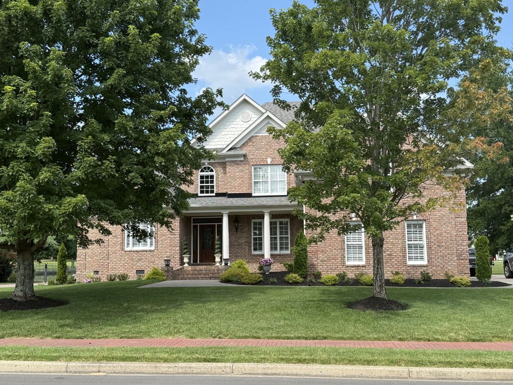936 Plantation Blvd, Gallatin, TN 37066