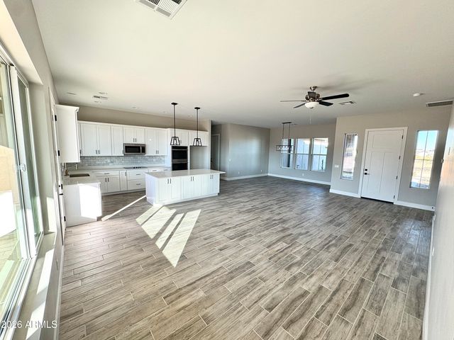 1579 W Lucky Lane, Queen Creek, AZ 85144