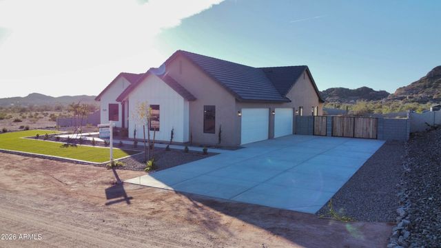 1579 W Lucky Lane, Queen Creek, AZ 85144