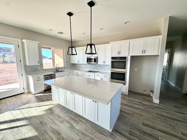 1579 W Lucky Lane, Queen Creek, AZ 85144