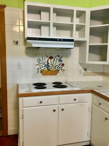 1426 S Main Street, Canadian, TX 79014