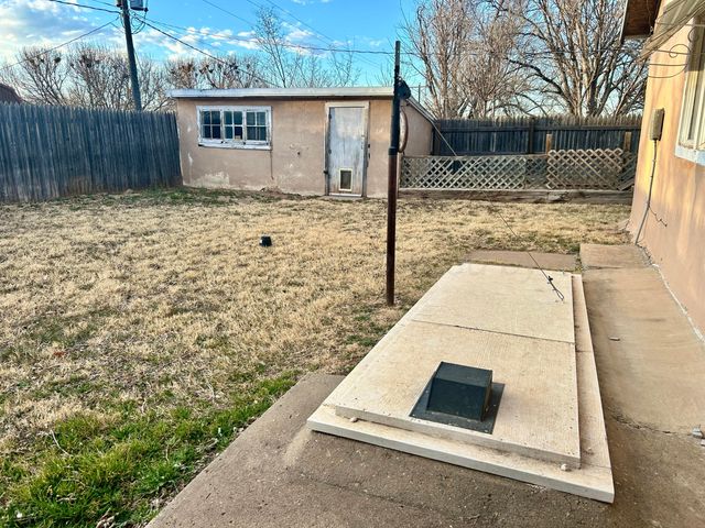 1426 S Main Street, Canadian, TX 79014