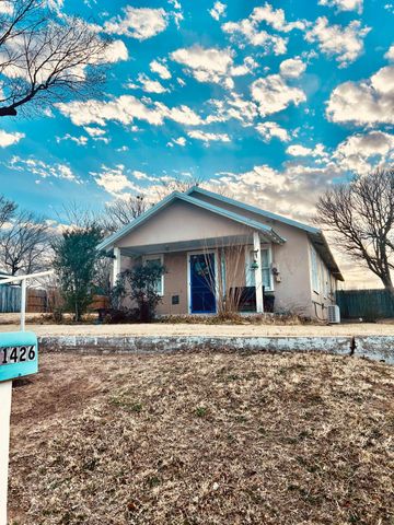 1426 S Main Street, Canadian, TX 79014