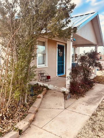 1426 S Main Street, Canadian, TX 79014