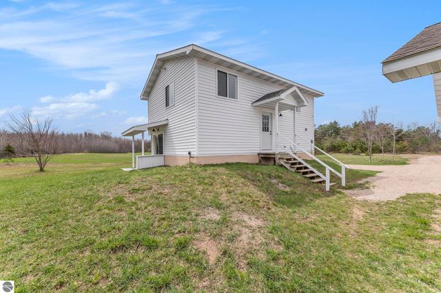 19279 St. Johns Road, Interlochen, MI 49643