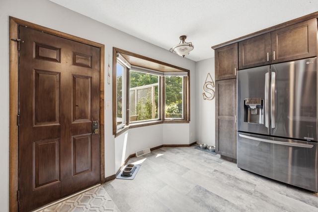 186 Prairiewood Drive S, Fargo, ND 58103