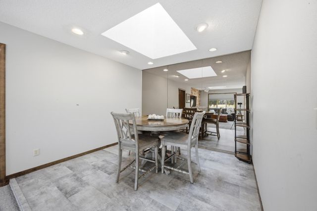 186 Prairiewood Drive S, Fargo, ND 58103