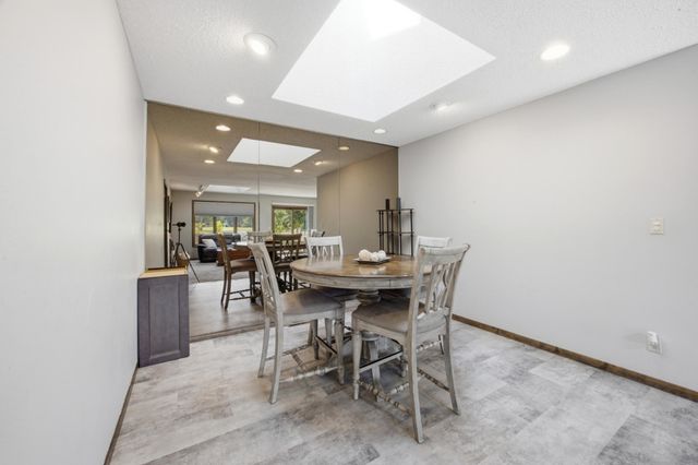 186 Prairiewood Drive S, Fargo, ND 58103
