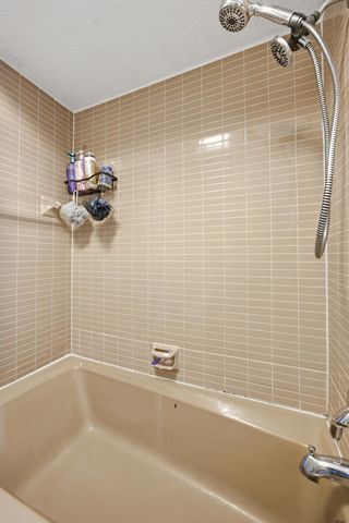 186 Prairiewood Drive S, Fargo, ND 58103